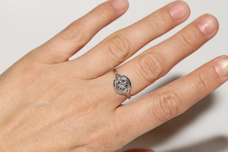 Antique Art Deco 18K Gold Diamond Ring – Circa 1930s