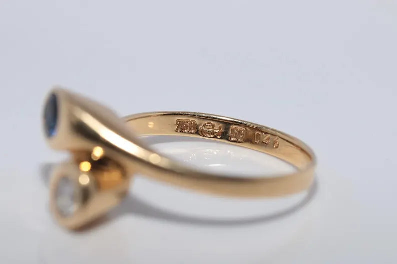 Vintage 18K Yellow Gold Diamond & Sapphire Ring – Circa 1990s | Mid-Century Style