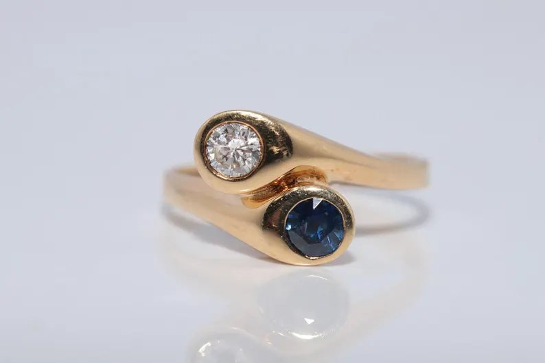Vintage 18K Yellow Gold Diamond & Sapphire Ring – Circa 1990s | Mid-Century Style